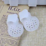 Pexmen 2Pcs Pinky Toe Separators Little Toe Cushion Splint Small Toe Protector Prevent Blisters Callus and Corns 5